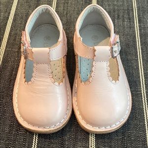 L’Amour pink leather T-strap shoe size 7